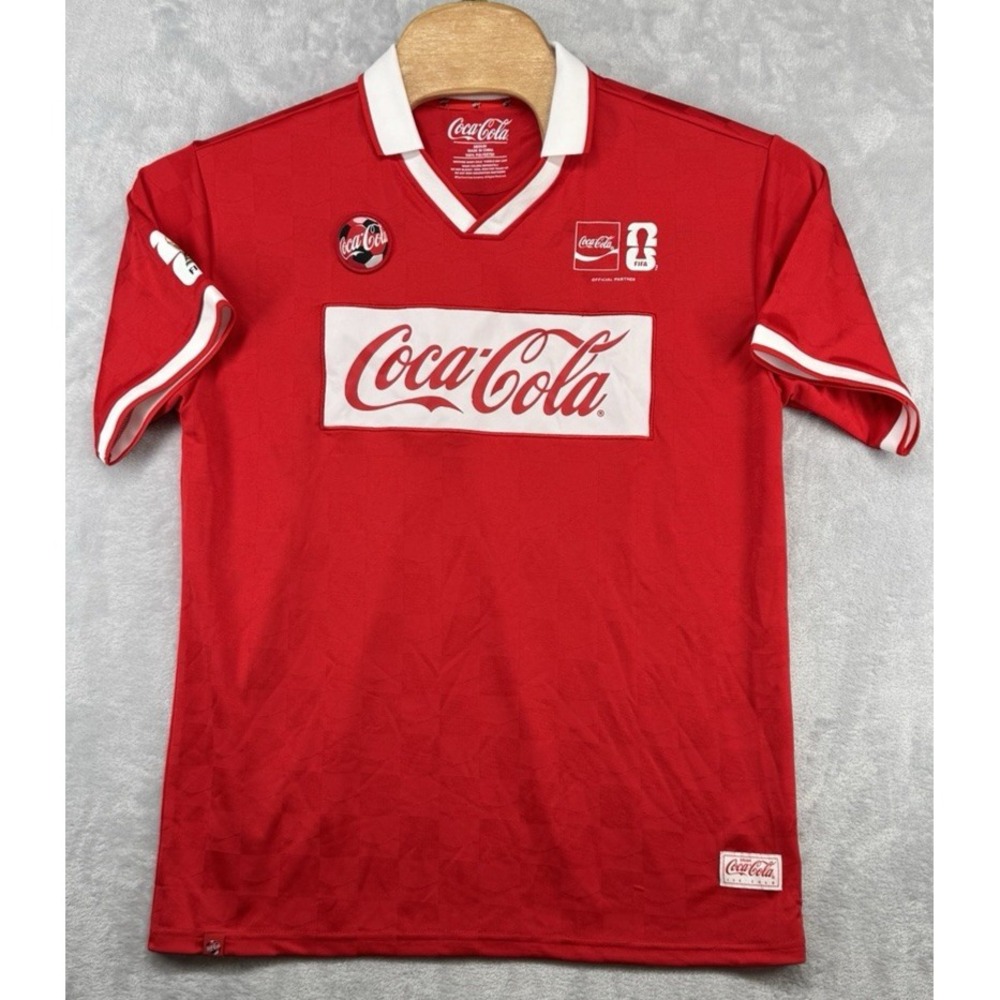 Coca Cola FIFA World Cup 2026 Jersey Soccer Football Red #7 Men's Size M EUC